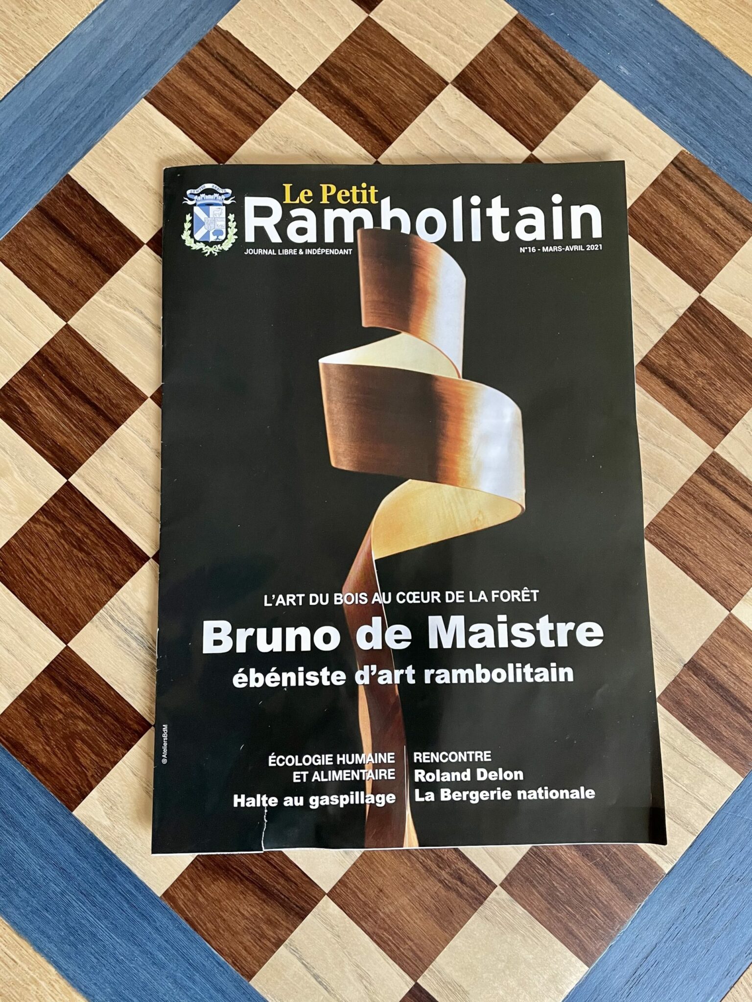 Le Petit Rambolitain, “Bruno de Maistre, ébéniste d’art – La matière éveille l’esprit”